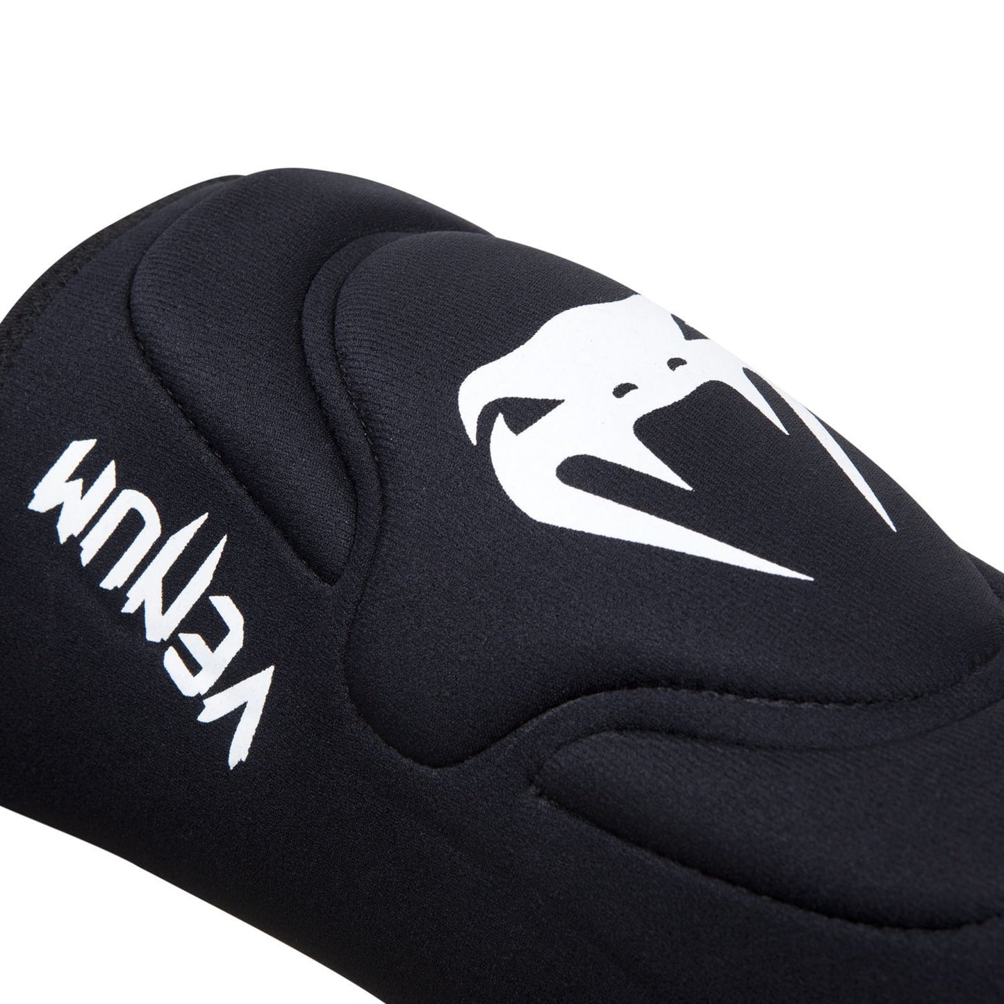 Venum MMA Contact  Knee Pads - Black/White