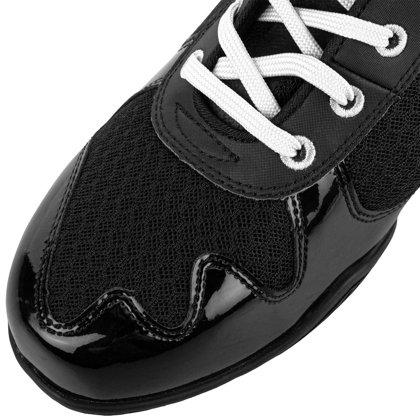 Venum Elite Low Top Giant Boxing shoes - Black/ White